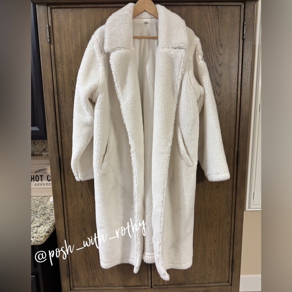 Alo Oversized Sherpa Trench - Picture 2 of 8